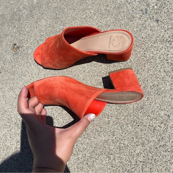 EUC Tory Burch Peep Mule Sandals Lancaster
Orange Suede Size 7.5 - Picture 12 of 12